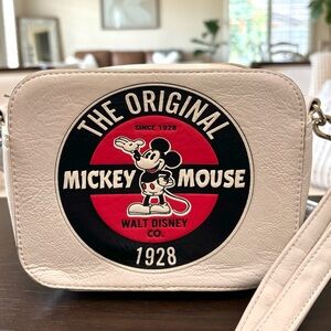 Disney Loungefly Crossbody  Mickey Mouse ❤️